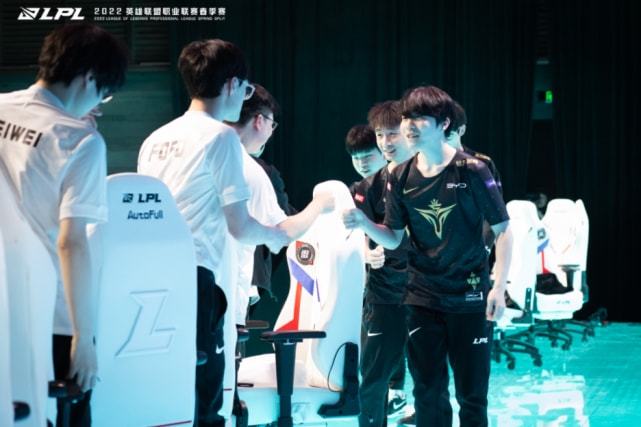 于讨论阶段 于讨论阶段